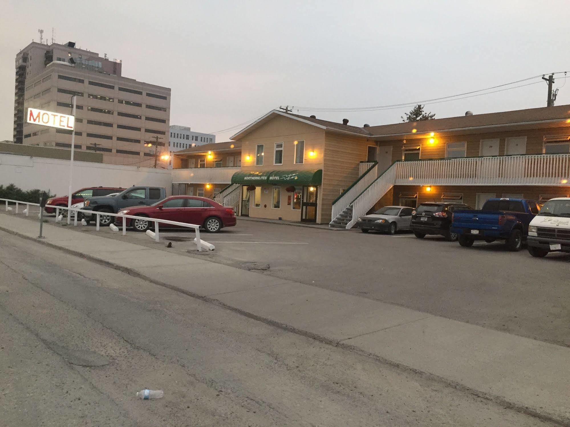 Northern Lites Motel Yellowknife Exterior photo